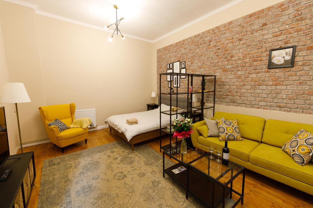 Stylish Flat In The Heart Of Historical Center Apartment Timisoara Ngoại thất bức ảnh