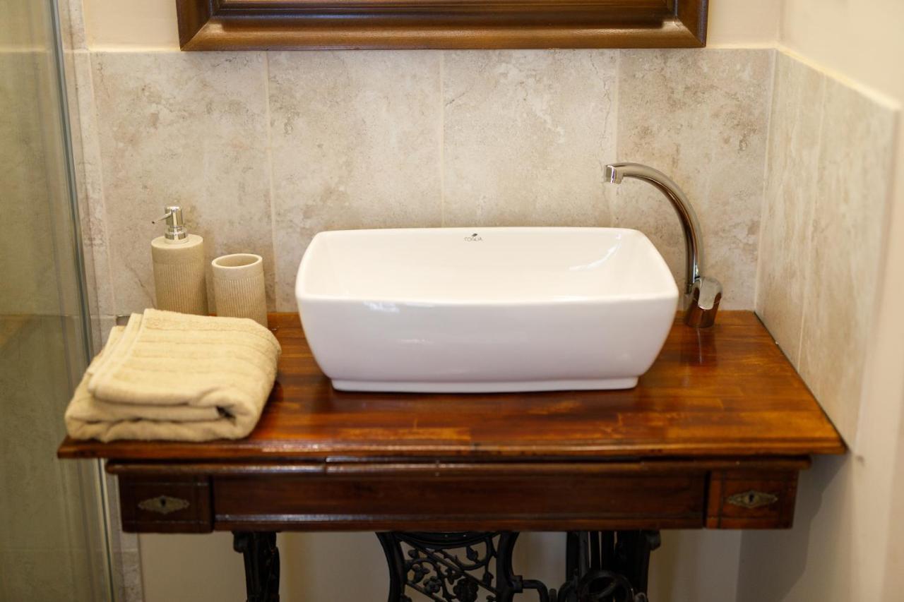 Stylish Flat In The Heart Of Historical Center Apartment Timisoara Ngoại thất bức ảnh