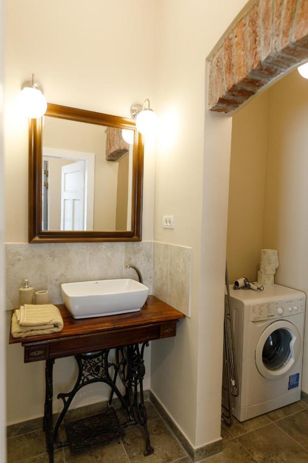 Stylish Flat In The Heart Of Historical Center Apartment Timisoara Ngoại thất bức ảnh